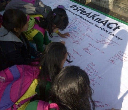 Pelajar di Bandung Deklarasi Anti Kekerasan dan Cinta Keluarga