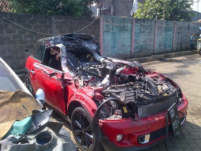 Ini Dugaan Polisi Soal Penyebab Kecelakaan MINI Cooper Milik Jerry Wong