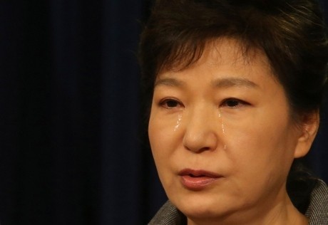 Berlinang Air Mata, Presiden Korsel Kembali Minta Maaf Atas Tragedi Sewol