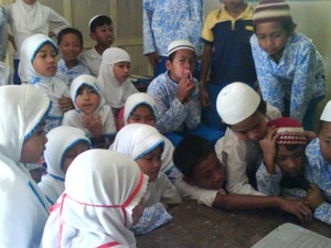 Minimnya Fasilitas dan Tingginya Semangat Belajar