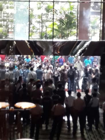Jebol Kaca Plaza 89, Ini Penampakan Aksi Para Pendemo
