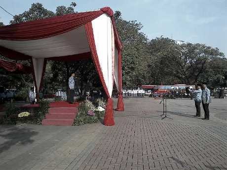 Masih Tugas Gubernur, Jokowi Pimpin Upacara Harkitnas PNS DKI