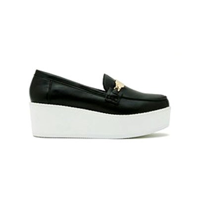 Editor's Choice: 5 Pilihan Sepatu Loafers Hitam untuk Gaya Semi-Formal