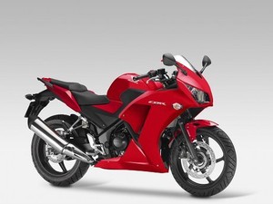 Tersedia 2 Tipe, Honda CBR300R Dijual Mulai Rp 60 Jutaan
