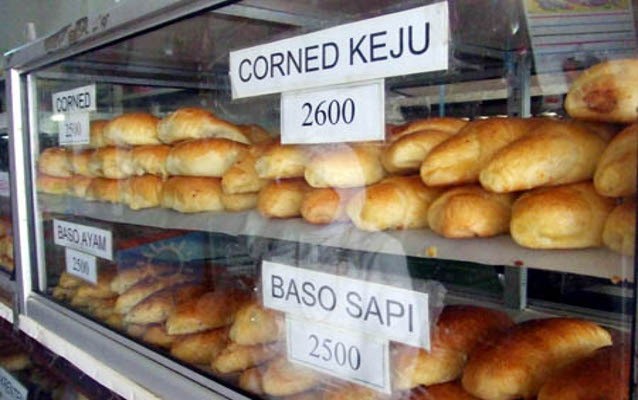 Kangen Roti Gambang atau Roti Sobek? Toko Roti Ini Punya Roti Legendaris