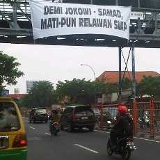 Spanduk Dukungan Jokowi-Samad Masih Bertengger di Surabaya