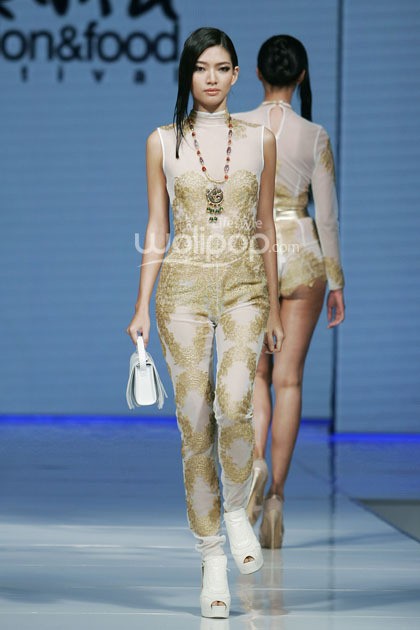 Ali Charisma The Butterfly and Crow. Jakarta Fashion & Food Festival 2014 at Grand Ballroom Harris Hotel. Kelapa Gading. 19 Mei 2013. Jakarta. [Foto: Mohammad Abduh/Wolipop]