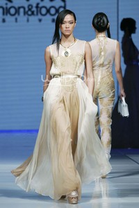 Ali Charisma The Butterfly and Crow. Jakarta Fashion & Food Festival 2014 at Grand Ballroom Harris Hotel. Kelapa Gading. 19 Mei 2013. Jakarta. [Foto: Mohammad Abduh/Wolipop]