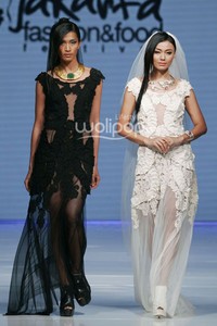 Ali Charisma The Butterfly and Crow. Jakarta Fashion & Food Festival 2014 at Grand Ballroom Harris Hotel. Kelapa Gading. 19 Mei 2013. Jakarta. [Foto: Mohammad Abduh/Wolipop]