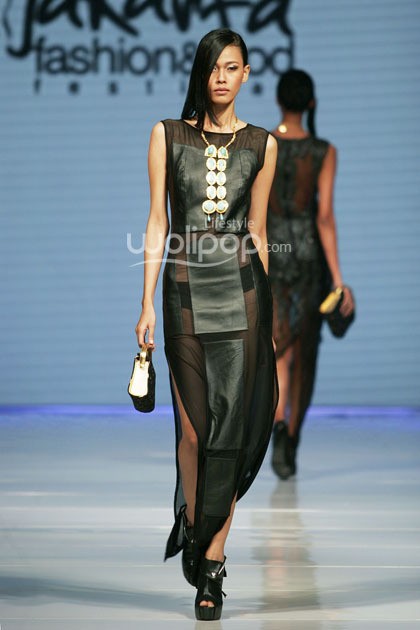 Ali Charisma The Butterfly and Crow. Jakarta Fashion & Food Festival 2014 at Grand Ballroom Harris Hotel. Kelapa Gading. 19 Mei 2013. Jakarta. [Foto: Mohammad Abduh/Wolipop]