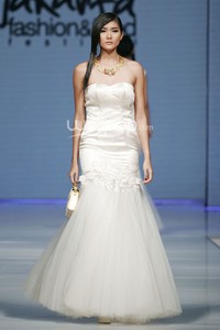 Ali Charisma The Butterfly and Crow. Jakarta Fashion & Food Festival 2014 at Grand Ballroom Harris Hotel. Kelapa Gading. 19 Mei 2013. Jakarta. [Foto: Mohammad Abduh/Wolipop]