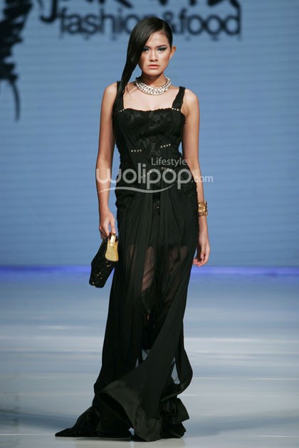 Ali Charisma The Butterfly and Crow. Jakarta Fashion & Food Festival 2014 at Grand Ballroom Harris Hotel. Kelapa Gading. 19 Mei 2013. Jakarta. [Foto: Mohammad Abduh/Wolipop]