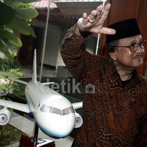 BJ Habibie Sempat Rancang Program Satelit Buatan Indonesia