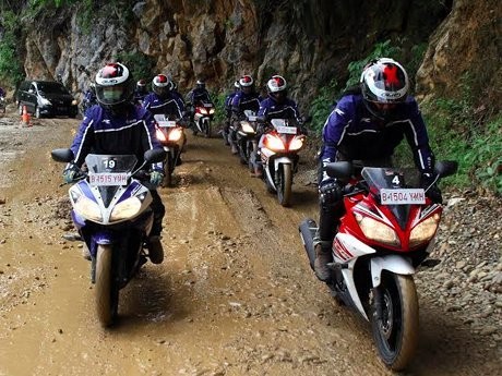 Menjajal Yamaha R15 di Medan Ganas