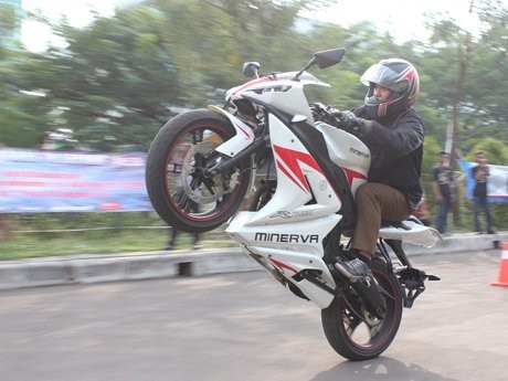 Ngebut dengan Motor Sport 150 cc dari Jonggol