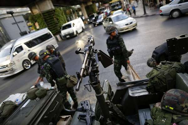 Hari ke-2 Thailand Umumkan Darurat Militer 4 Hari ke-2 Thailand Umumkan Darurat Militer
