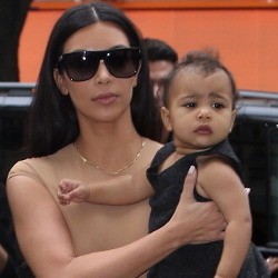 Persiapan Pernikahan, Kim Kardashian Ajak Anak Shopping