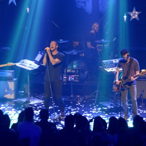 Solidnya Coldplay Menaklukan Dunia