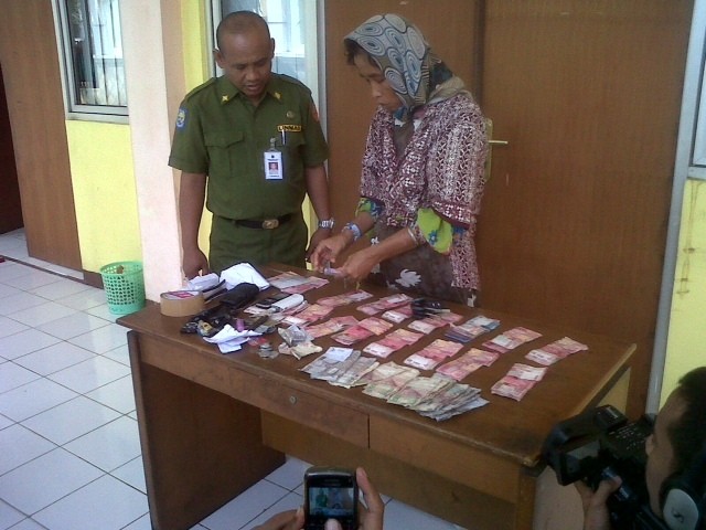 Siapa Mike Gelandangan yang Bawa Uang Rp 19 Juta, Keris, dan Kunci Mobil?