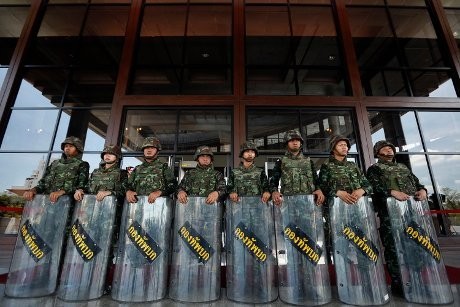 Pejabat Komisi Pemilu Thailand Desak PM Interim dan Pemerintah Mundur