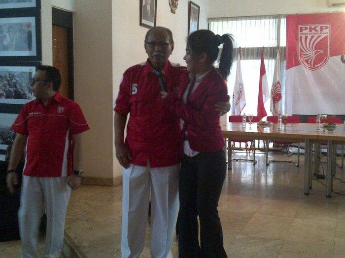 Pedangdut Seksi Bikin Lagu Dukungan untuk Jokowi-JK