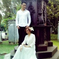 Adat Jawa Warnai Pernikahan Demian dan Sara Wijayanto