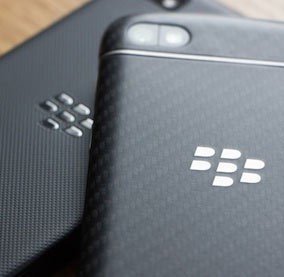 Polisi Bongkar Pabrik BlackBerry & iPhone Abal-abal