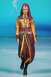 Lia Afif Fearless Beauty Moslem Wear My Faith and I by APPMI. Jakarta Fashion & Food Festival 2014 at Grand Ballroom Harris Hotel. Kelapa Gading. Jakarta. [Foto: Mohammad Abduh/Wolipop]