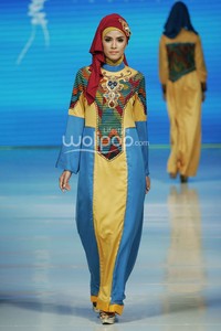 Lia Afif Fearless Beauty Moslem Wear My Faith and I by APPMI. Jakarta Fashion & Food Festival 2014 at Grand Ballroom Harris Hotel. Kelapa Gading. Jakarta. [Foto: Mohammad Abduh/Wolipop]