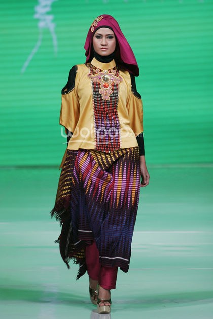 Lia Afif Fearless Beauty Moslem Wear My Faith and I by APPMI. Jakarta Fashion & Food Festival 2014 at Grand Ballroom Harris Hotel. Kelapa Gading. Jakarta. [Foto: Mohammad Abduh/Wolipop]