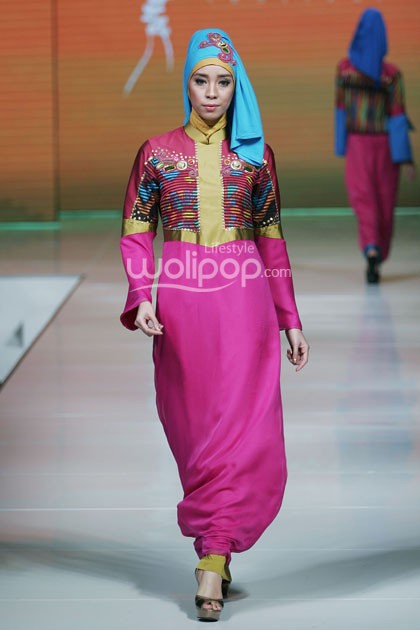 Lia Afif Fearless Beauty Moslem Wear My Faith and I by APPMI. Jakarta Fashion & Food Festival 2014 at Grand Ballroom Harris Hotel. Kelapa Gading. Jakarta. [Foto: Mohammad Abduh/Wolipop]