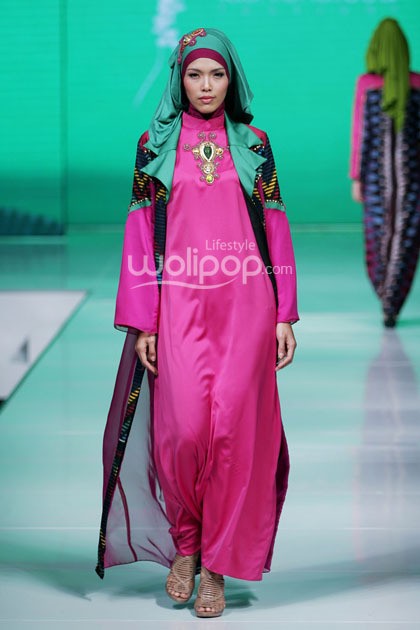 Lia Afif Fearless Beauty Moslem Wear My Faith and I by APPMI. Jakarta Fashion & Food Festival 2014 at Grand Ballroom Harris Hotel. Kelapa Gading. Jakarta. [Foto: Mohammad Abduh/Wolipop]