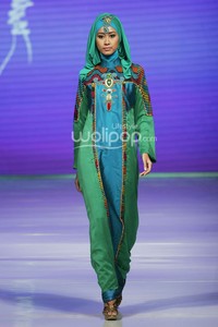 Lia Afif Fearless Beauty Moslem Wear My Faith and I by APPMI. Jakarta Fashion & Food Festival 2014 at Grand Ballroom Harris Hotel. Kelapa Gading. Jakarta. [Foto: Mohammad Abduh/Wolipop]