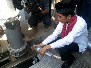 Jokowi Tinjau Mesin Penyulingan Air Limbah