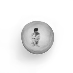 Merenungkan Ringkihnya Ketelanjangan Lewat Eksperimen Seni Cangkang Telur