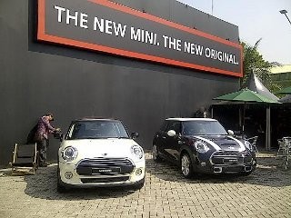 Generasi Terbaru Mobil Ikonik MINI Meluncur di Indonesia