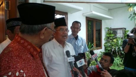 JK Sambangi Gus Sholah