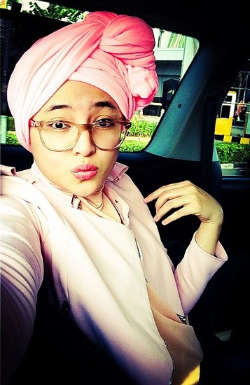 Gaya Hijab Masa Kini ala Marshanda, Yay or Nay?