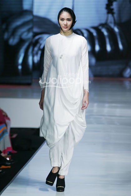 Kursien Karzai Story of Kayan Moslem Wear My Faith and I by APPMI. Jakarta Fashion & Food Festival 2014 at Grand Ballroom Harris Hotel. Kelapa Gading. Jakarta. [Foto: Mohammad Abduh/Wolipop]