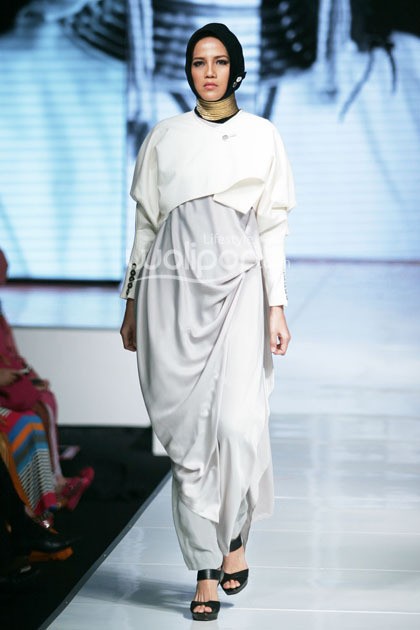 Kursien Karzai Story of Kayan Moslem Wear My Faith and I by APPMI. Jakarta Fashion & Food Festival 2014 at Grand Ballroom Harris Hotel. Kelapa Gading. Jakarta. [Foto: Mohammad Abduh/Wolipop]