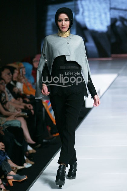 Kursien Karzai Story of Kayan Moslem Wear My Faith and I by APPMI. Jakarta Fashion & Food Festival 2014 at Grand Ballroom Harris Hotel. Kelapa Gading. Jakarta. [Foto: Mohammad Abduh/Wolipop]