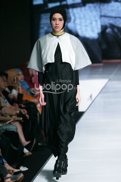 Kursien Karzai Story of Kayan Moslem Wear My Faith and I by APPMI. Jakarta Fashion & Food Festival 2014 at Grand Ballroom Harris Hotel. Kelapa Gading. Jakarta. [Foto: Mohammad Abduh/Wolipop]