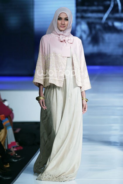 Ria Miranda Gadih Moslem Wear My Faith and I by APPMI. Jakarta Fashion & Food Festival 2014 at Grand Ballroom Harris Hotel. Kelapa Gading. Jakarta. [Foto: Mohammad Abduh/Wolipop]