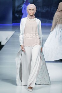 Ria Miranda Gadih Moslem Wear My Faith and I by APPMI. Jakarta Fashion & Food Festival 2014 at Grand Ballroom Harris Hotel. Kelapa Gading. Jakarta. [Foto: Mohammad Abduh/Wolipop]