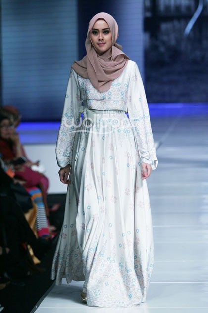 Ria Miranda Gadih Moslem Wear My Faith and I by APPMI. Jakarta Fashion & Food Festival 2014 at Grand Ballroom Harris Hotel. Kelapa Gading. Jakarta. [Foto: Mohammad Abduh/Wolipop]