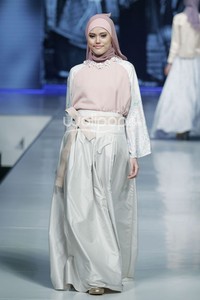 Ria Miranda Gadih Moslem Wear My Faith and I by APPMI. Jakarta Fashion & Food Festival 2014 at Grand Ballroom Harris Hotel. Kelapa Gading. Jakarta. [Foto: Mohammad Abduh/Wolipop]