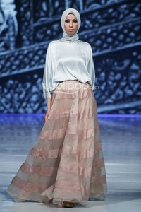 Ria Miranda Gadih Moslem Wear My Faith and I by APPMI. Jakarta Fashion & Food Festival 2014 at Grand Ballroom Harris Hotel. Kelapa Gading. Jakarta. [Foto: Mohammad Abduh/Wolipop]