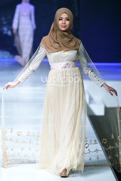 Ria Miranda Gadih Moslem Wear My Faith and I by APPMI. Jakarta Fashion & Food Festival 2014 at Grand Ballroom Harris Hotel. Kelapa Gading. Jakarta. [Foto: Mohammad Abduh/Wolipop]