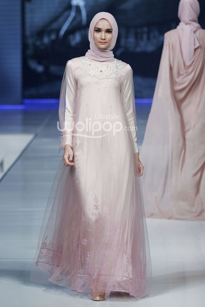 Ria Miranda Gadih Moslem Wear My Faith and I by APPMI. Jakarta Fashion & Food Festival 2014 at Grand Ballroom Harris Hotel. Kelapa Gading. Jakarta. [Foto: Mohammad Abduh/Wolipop]