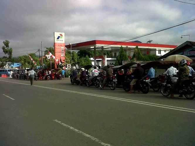 BBM Langka di Sulawesi Utara, Eceran Tembus Rp 30.000/Liter